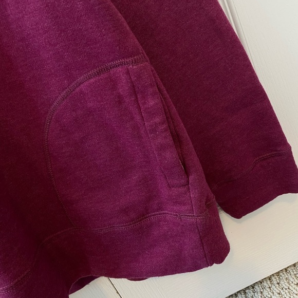 Dark red pull over sweatshirt - Picture 3 of 7